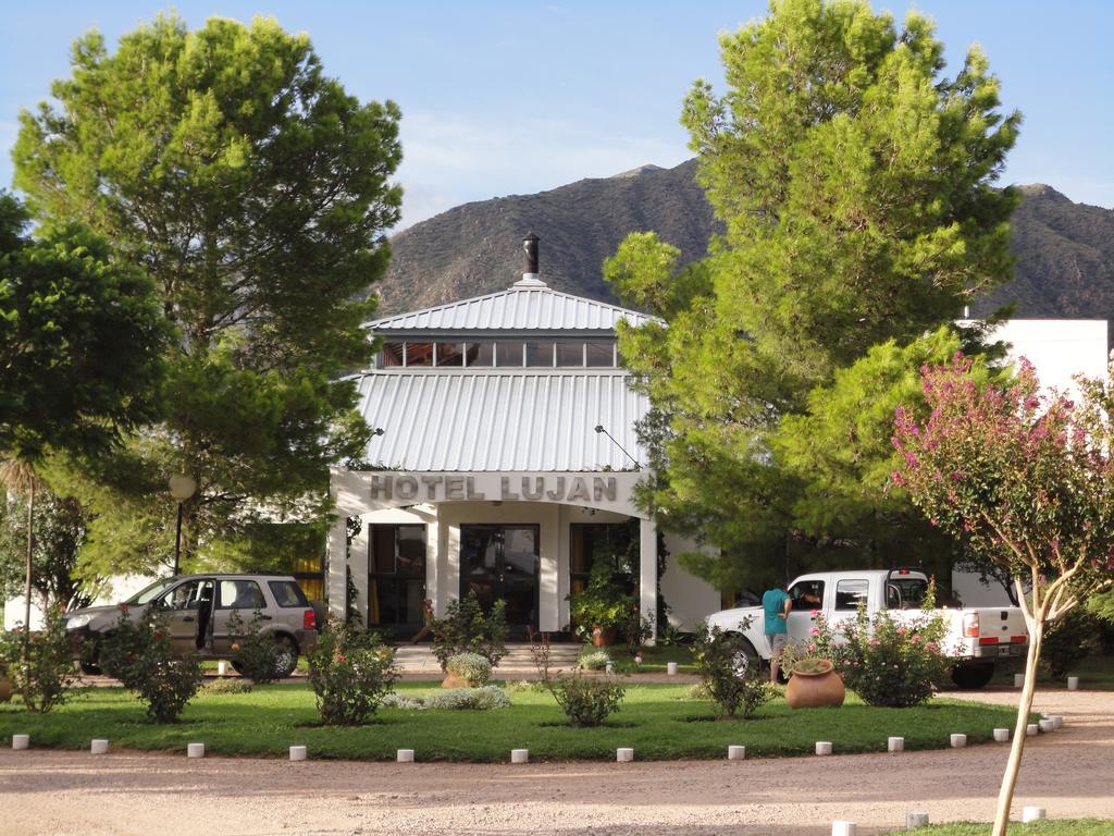卢汉酒店 Lujan  外观 照片